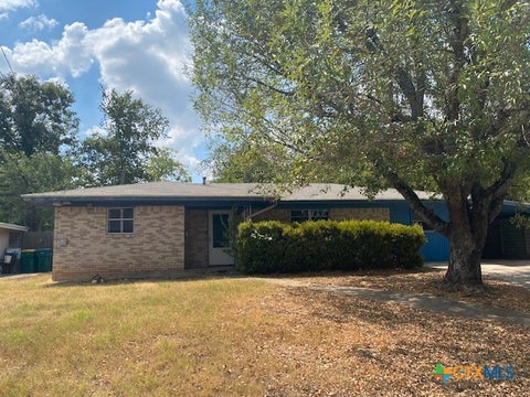 Photo of 203 E 14th Avenue, Belton, TX 76513 (MLS # 626094)