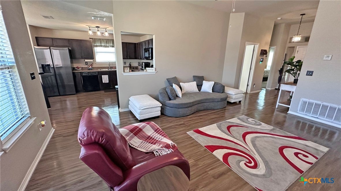 2214 Petersburg Lane