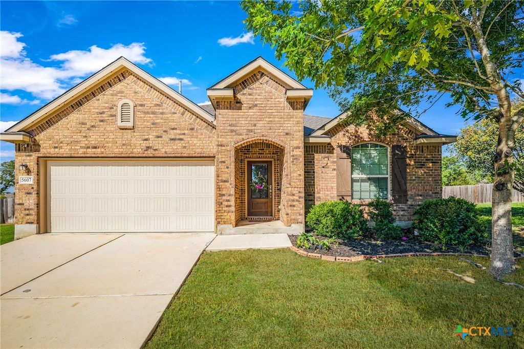Photo of 5607 Haven Way, New Braunfels, TX 78132 (MLS # 613380)