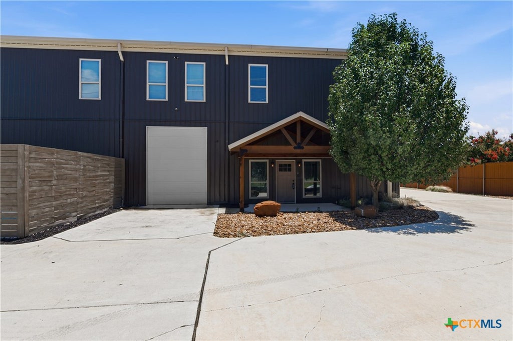 Photo of 2948 Goodwin Lane, New Braunfels, TX 78130 (MLS # 605819)