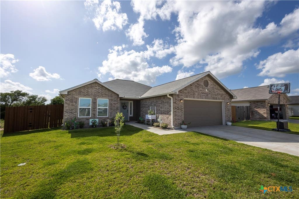 Photo of 202 Quarry Lane, Cuero, TX 77954 (MLS # 615317)