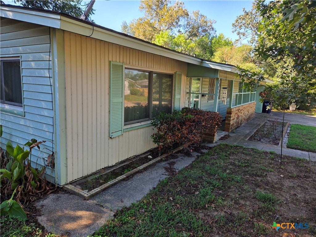 Photo of 403 Hazel AVE, Rockdale, TX 76567 (MLS # 627320)