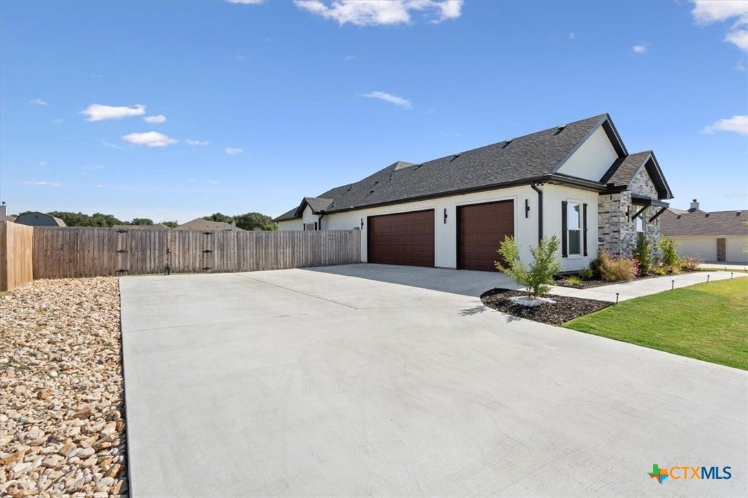 5244 Camargue Drive