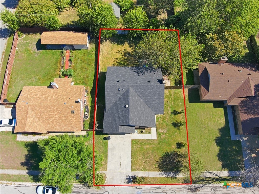 2412 Lago Trail