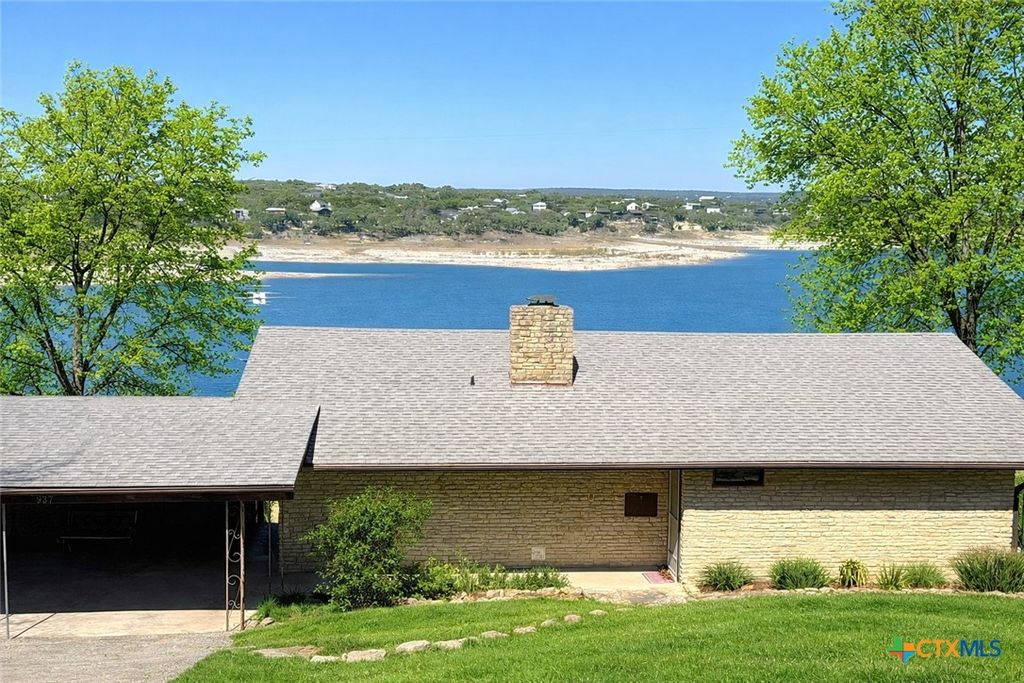 Photo of 937 Hillcrest Forest, Canyon Lake, TX 78133 (MLS # 602910)