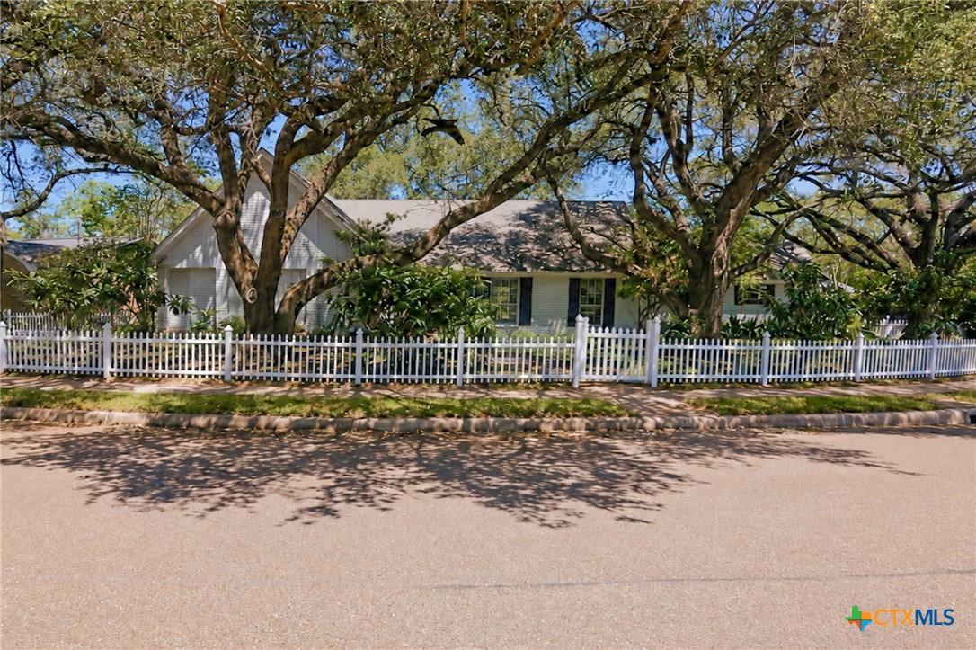 2804 E Loma Vista Avenue