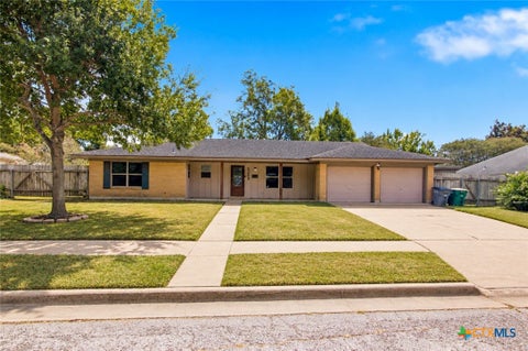 Photo of 5006 Evergreen Street, Victoria, TX 77904 (MLS # 625862)