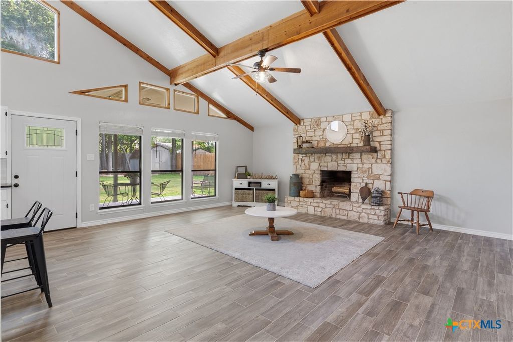 Photo of 122 Twin Oak Road, Seguin, TX 78155 (MLS # 615801)