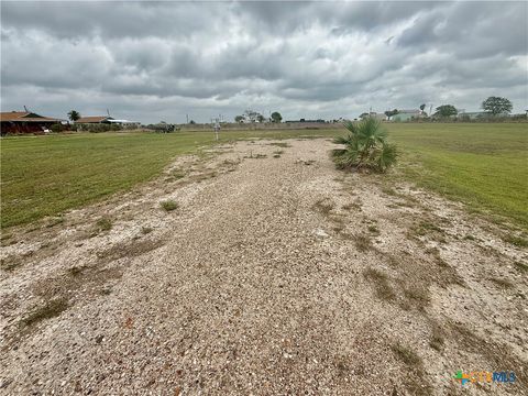 Photo of 20 S Quail Run, Port Lavaca, TX 77979 (MLS # 612874)