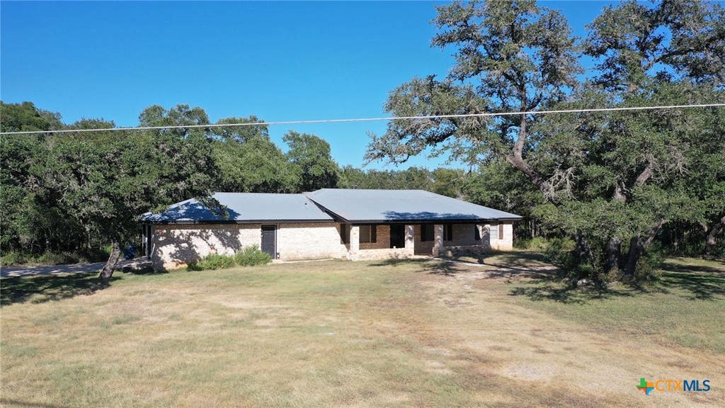 Photo of 608 W Mustang Lane, San Marcos, TX 78666 (MLS # 622865)