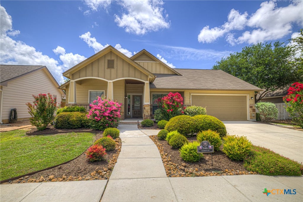 Photo of 846 Madison Avenue, New Braunfels, TX 78130 (MLS # 615630)