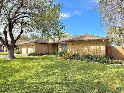 Photo of 316 Buckingham Street, Victoria, TX 77904 (MLS # 598869)