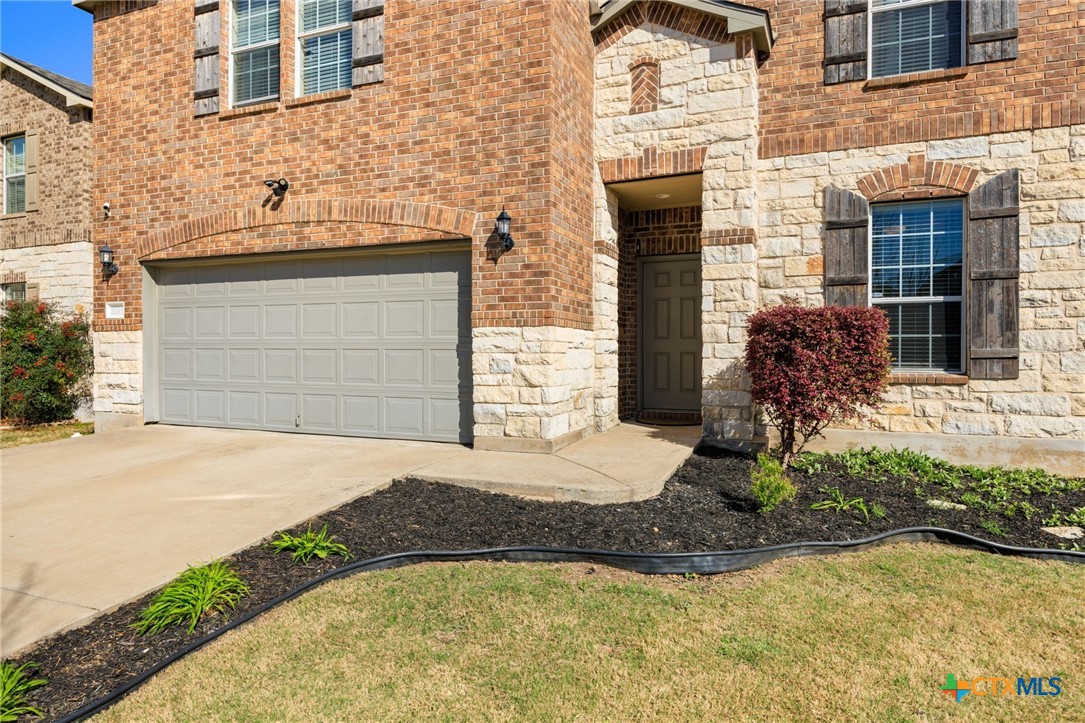 1215 Cozy Creek Drive