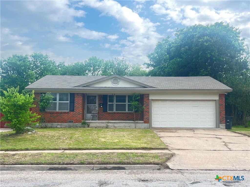 Photo of 2316 Zephyr Road, Killeen, TX 76543 (MLS # 617087)