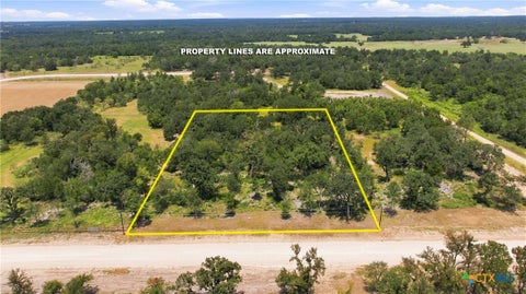 Photo of 408 Cresent Bend, Cameron, TX 76520 (MLS # 621931)