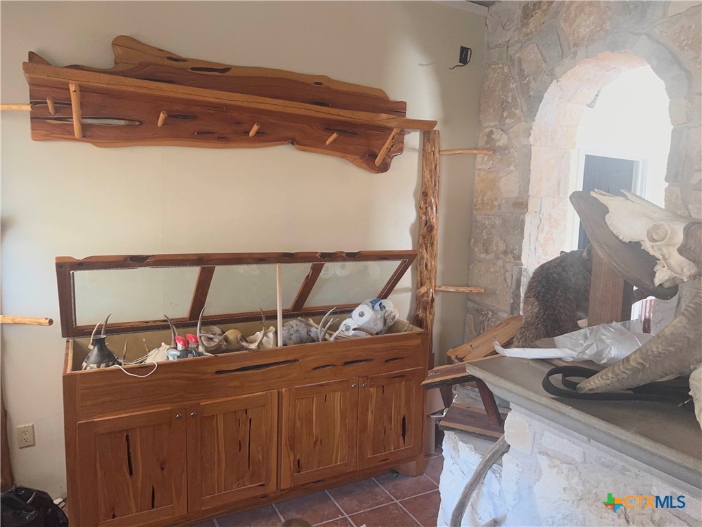 7160 7160 County Road 330