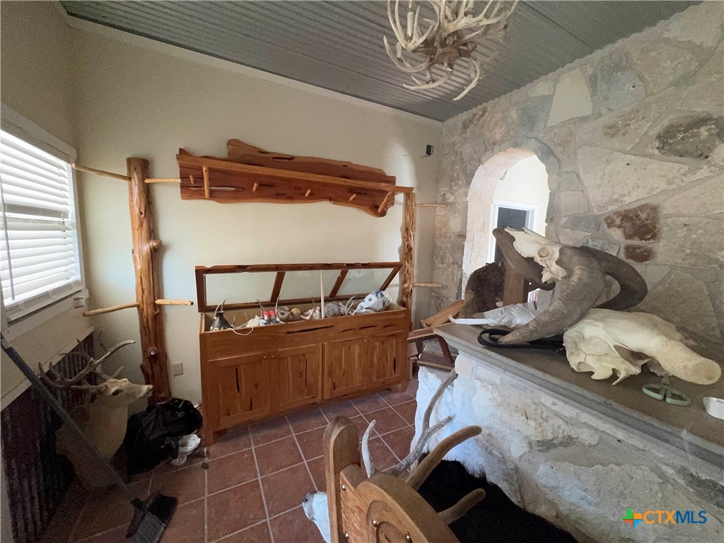 7160 7160 County Road 330