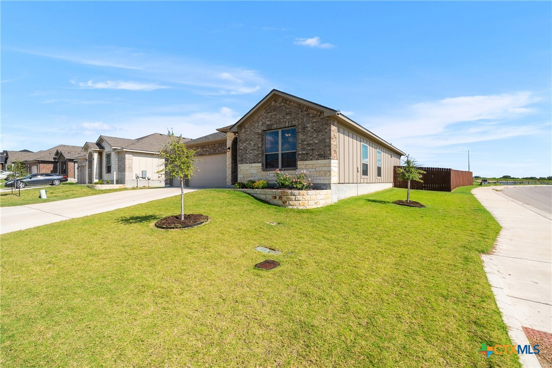 2042 Yarrelton Drive