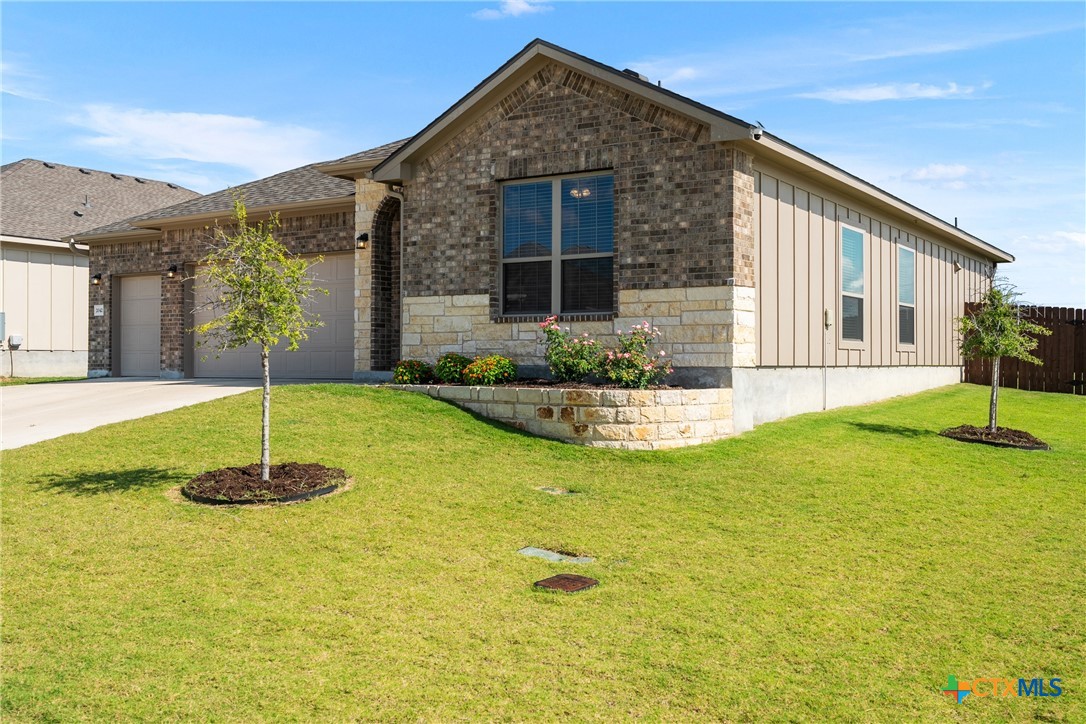 2042 Yarrelton Drive