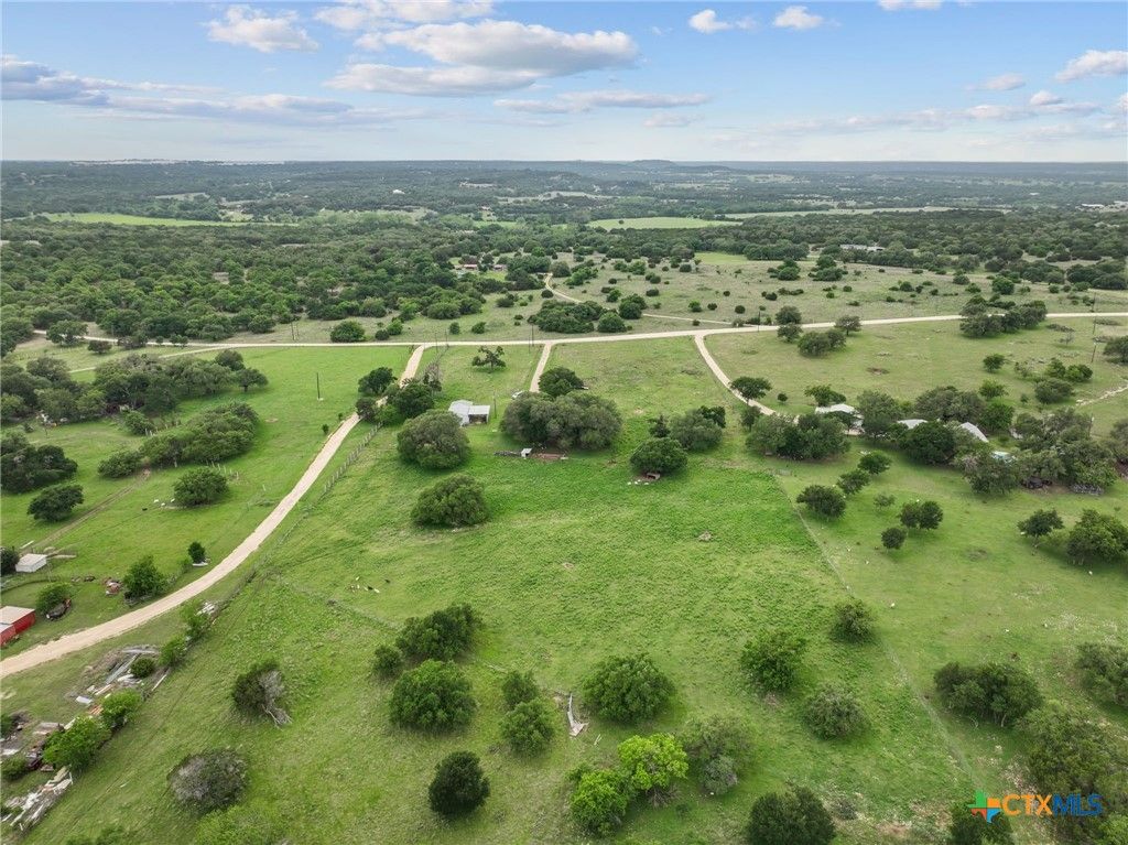 Photo of 601 Seven Ranch Road, Salado, TX 76571 (MLS # 611395)