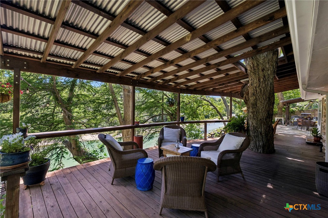 1520 Rocky River