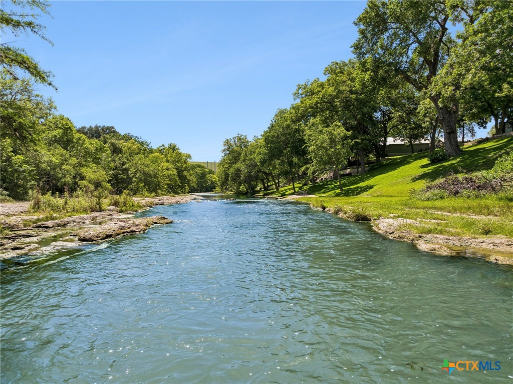 1520 Rocky River