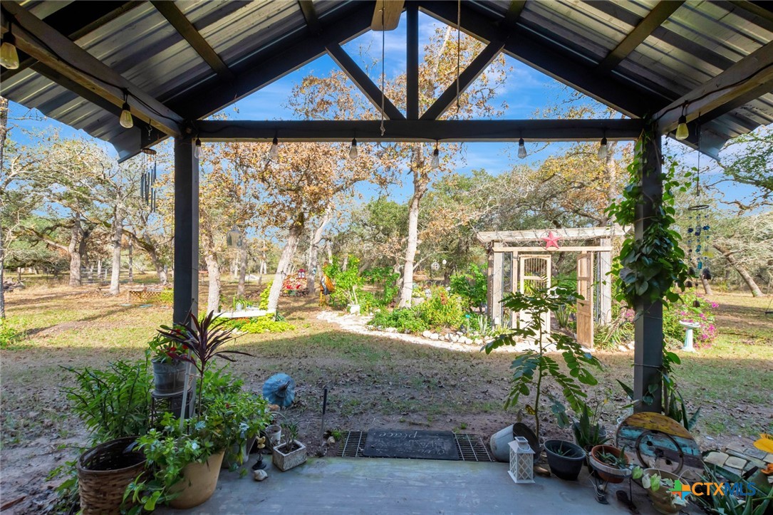 206 Private Road 2843