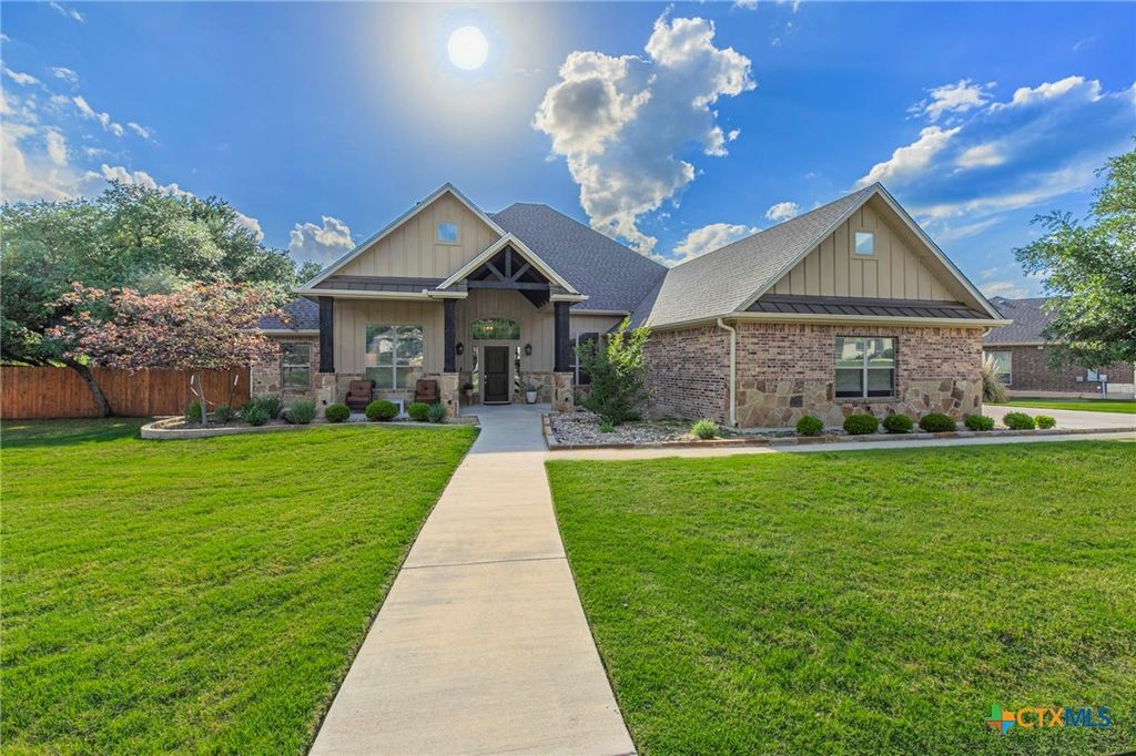 Photo of 8 Daingerfield Cove, Morgans Point Resort, TX 76513 (MLS # 610322)