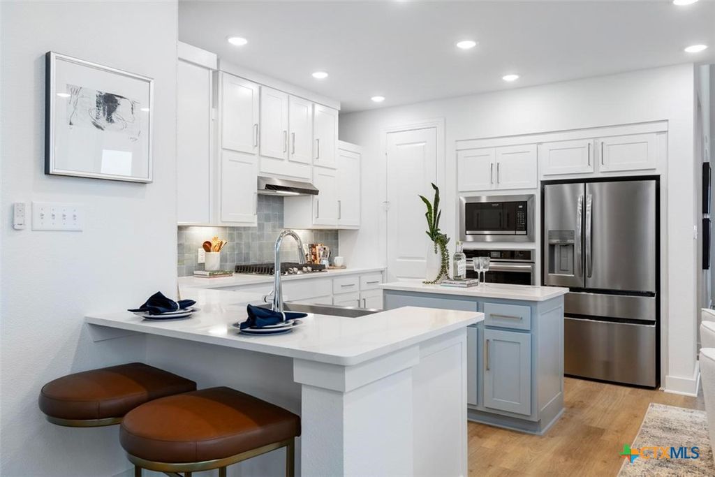 Photo of 10054 Mitra Way, San Antonio, TX 78224 (MLS # 595867)