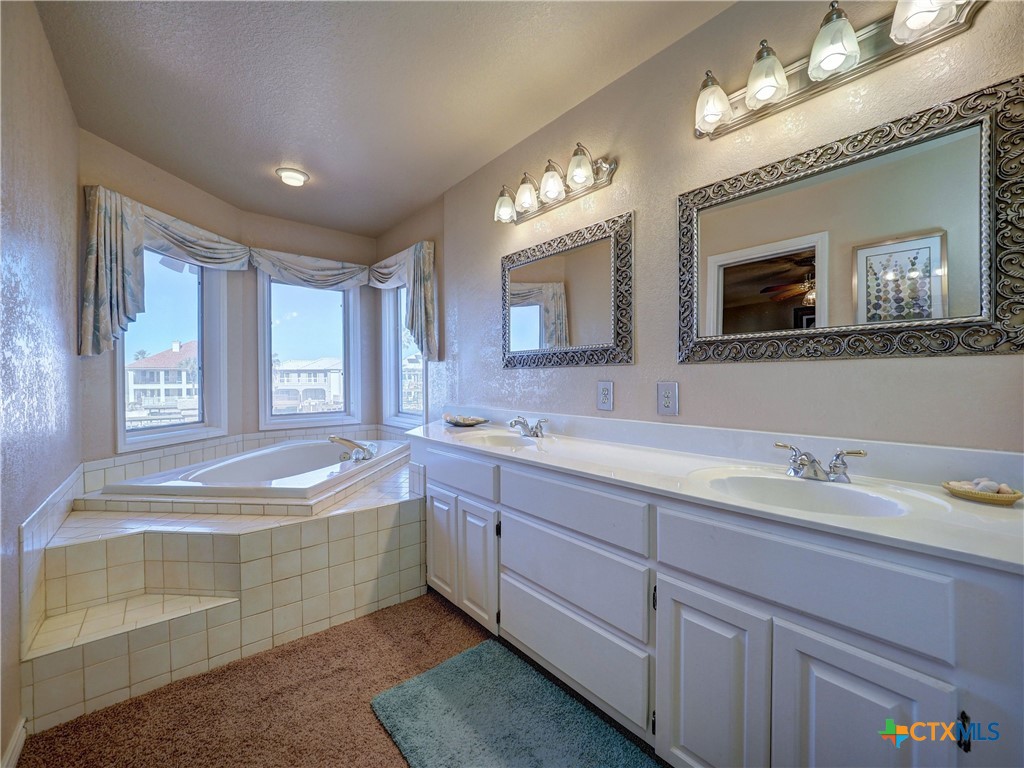 15806 Punta Espada Loop