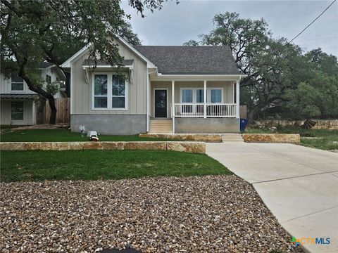 Photo of 1095 Diamondhead Drive, Canyon Lake, TX 78133 (MLS # 611986)