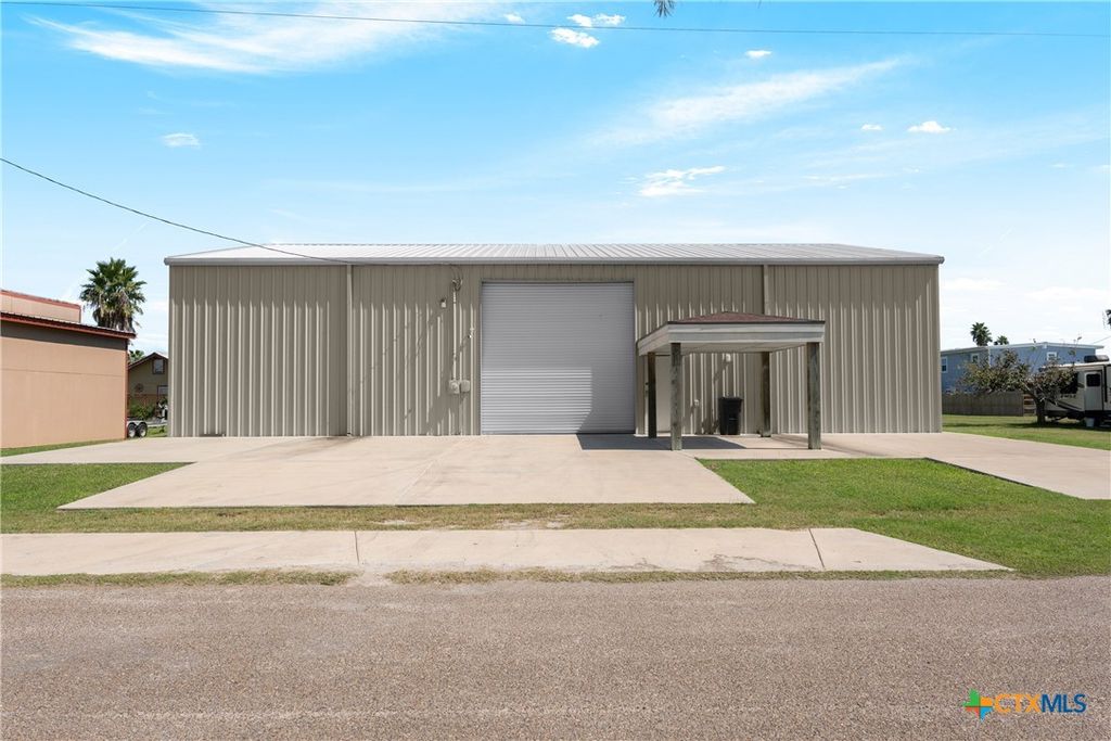 Photo of 214 Copano Drive, Port Mansfield, TX 78598 (MLS # 610603)