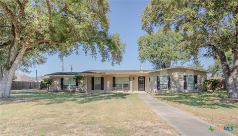 Photo of 206 Yucca Drive, Victoria, TX 77904 (MLS # 595615) Photo of 206 Yucca Drive, Victoria, TX 77904 (MLS # 595615)