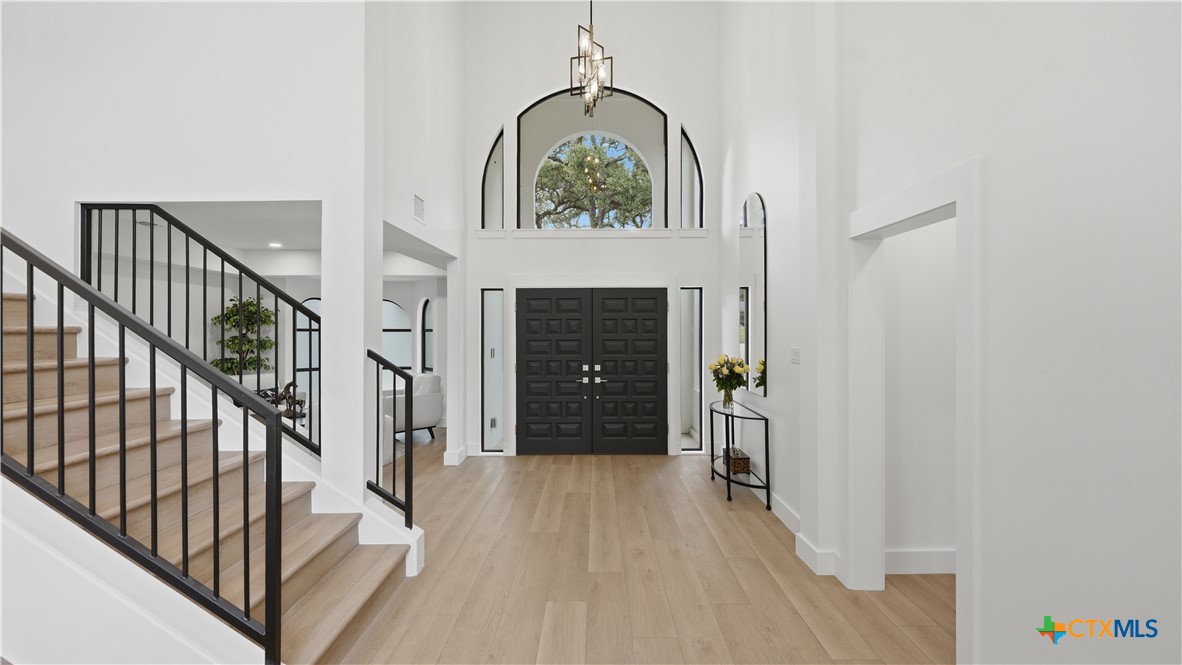 8711 Deer Leap