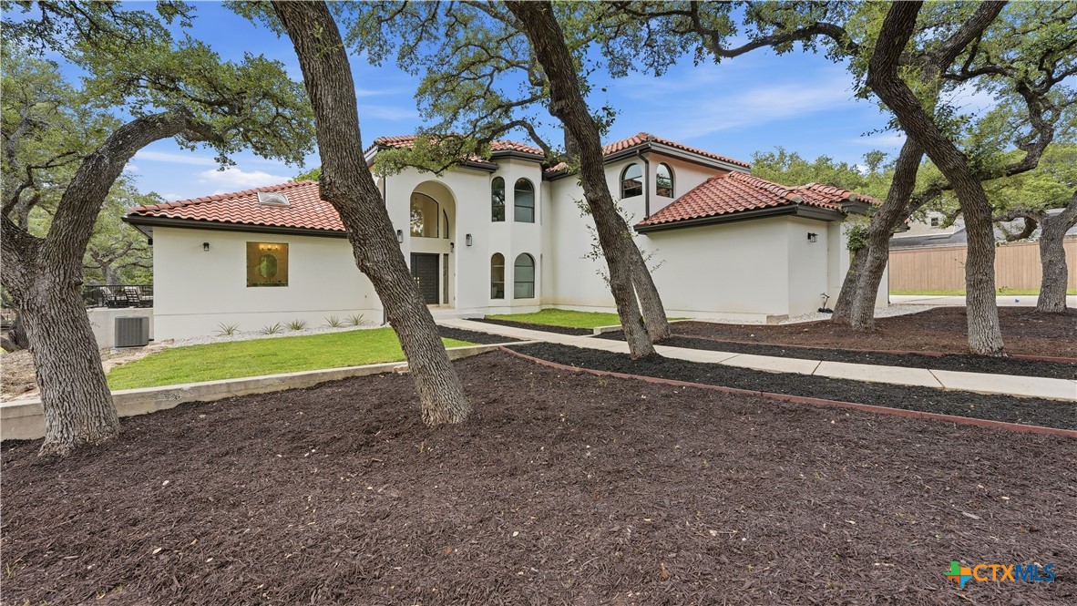 8711 Deer Leap