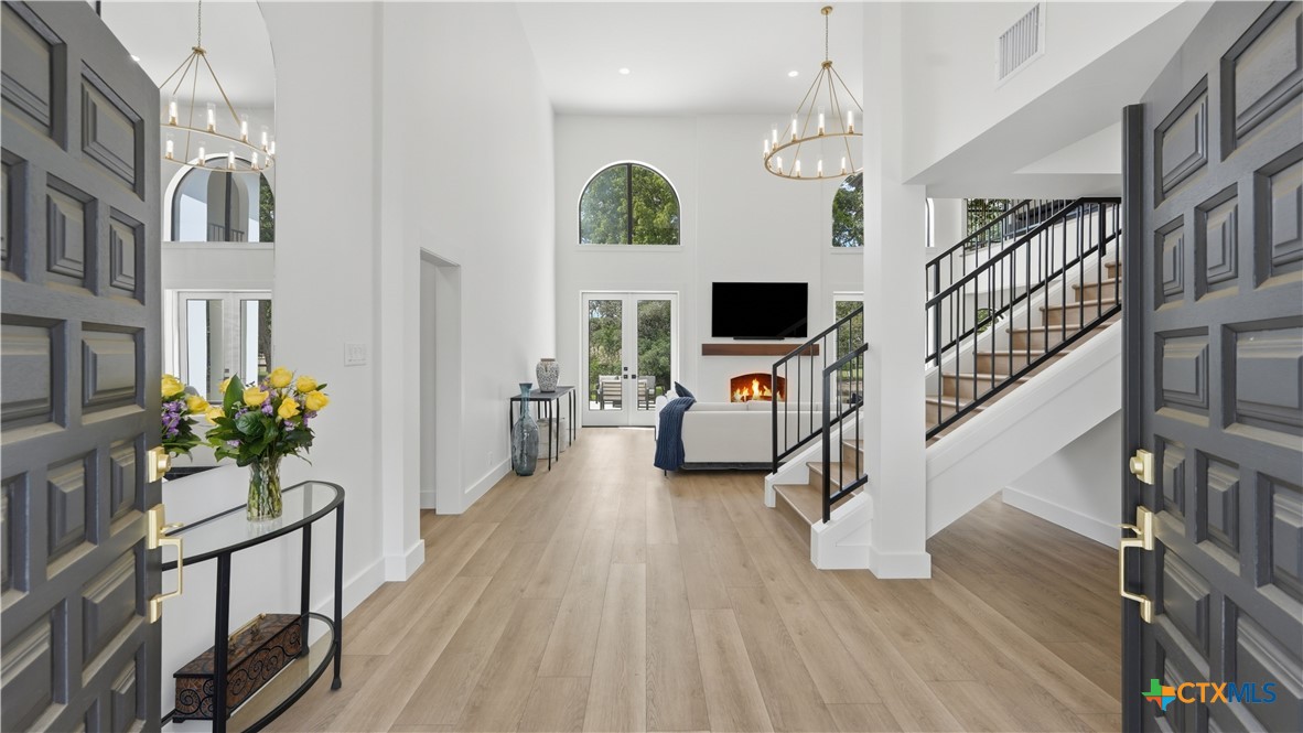 8711 Deer Leap