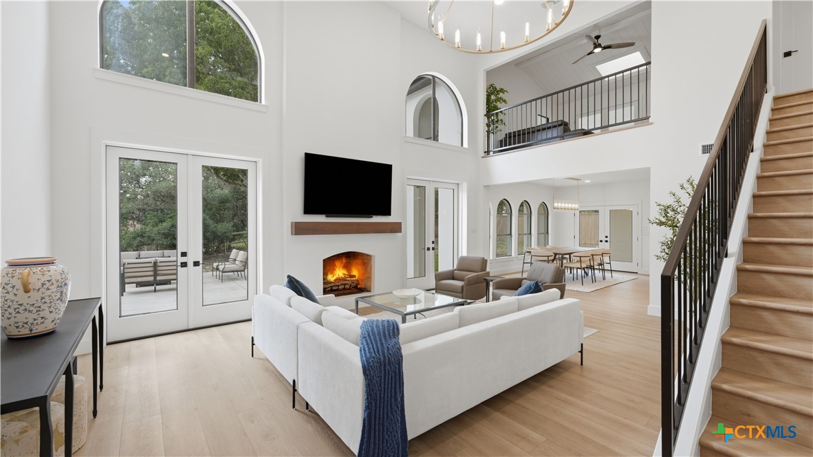 8711 Deer Leap