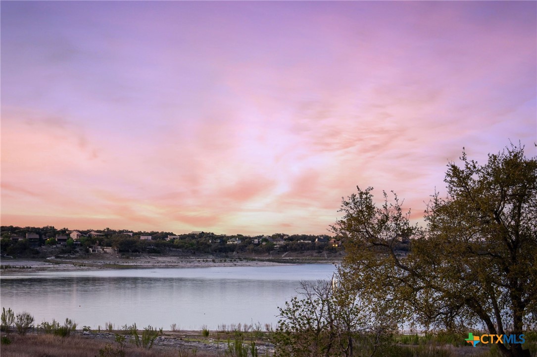 1065 Hillcrest Forest