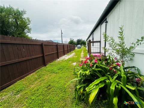 Photo of 217 E Schulz ST, Marion, TX 78124 (MLS # 616361)