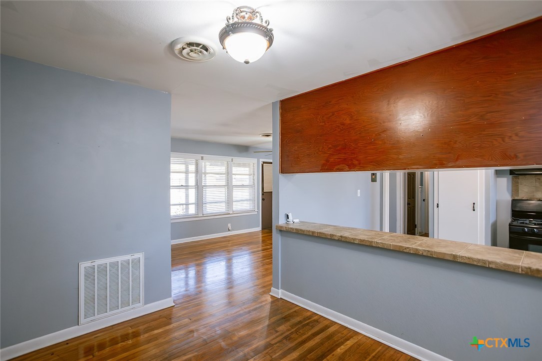 1705 E Poplar Avenue