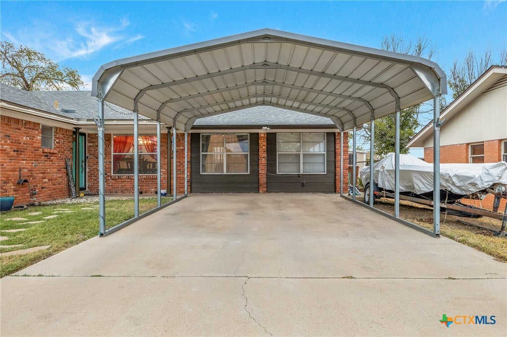 Photo of 2506 Lynn Drive, Big Spring, TX 79720 (MLS # 628044)
