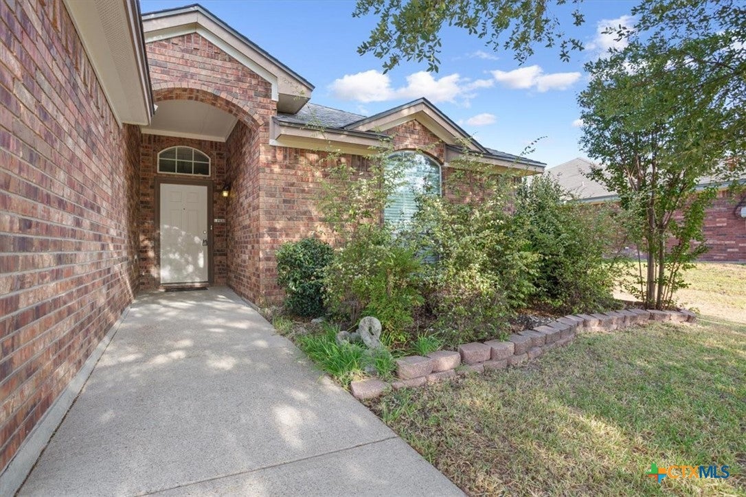 1410 Loving Trail