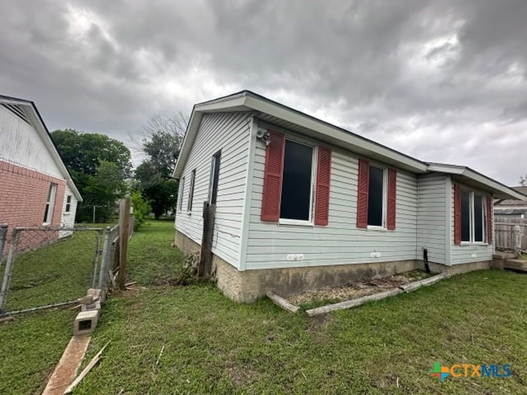 Photo of 1806 S 5th Street, Temple, TX 76504 (MLS # 611435)