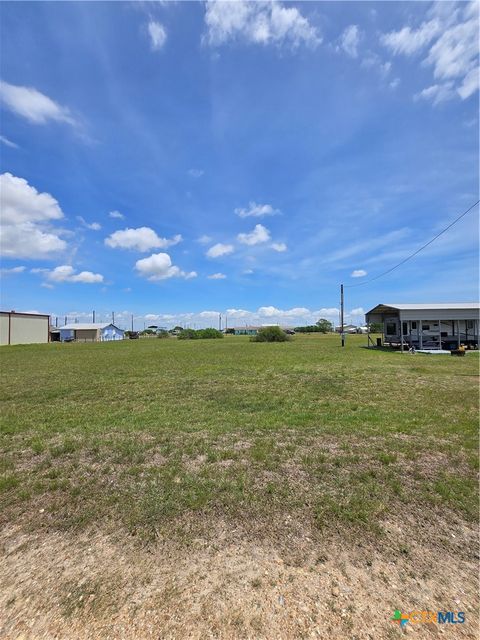 Photo of 51 Dogfish DR, Palacios, TX 77465 (MLS # 612983)