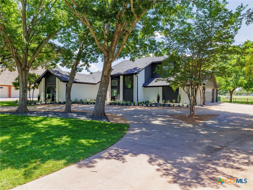 3415 Chisholm Trail