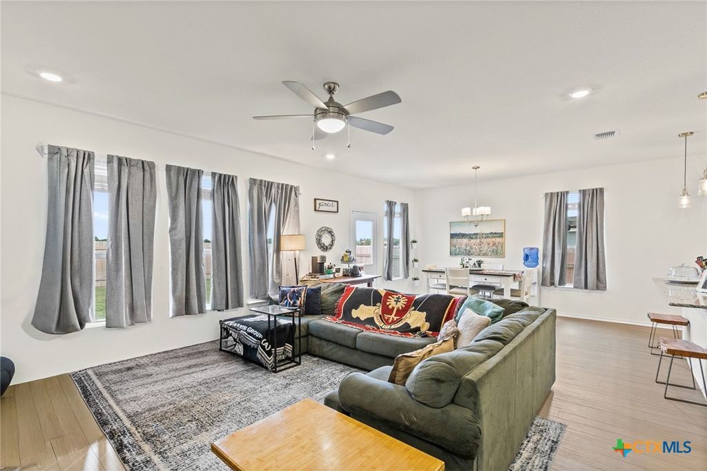 Photo of 714 Ryan Street, Belton, TX 76513 (MLS # 611003)