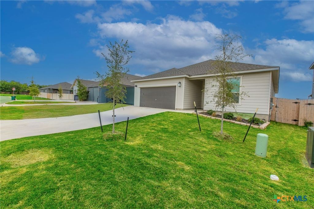 Photo of 714 Ryan Street, Belton, TX 76513 (MLS # 611003)