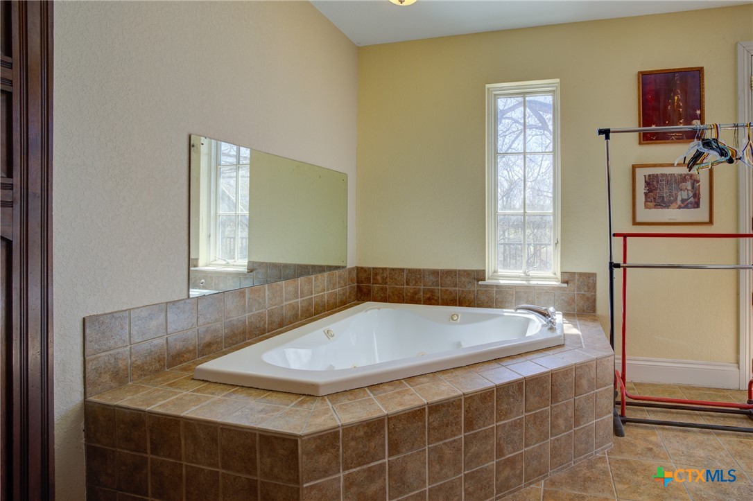 Canyon Lake, Texas 78133, United States, 5 Bedrooms Bedrooms, ,4 BathroomsBathrooms,Residential,Active,87161