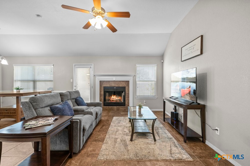 7621 Amber Meadow Loop