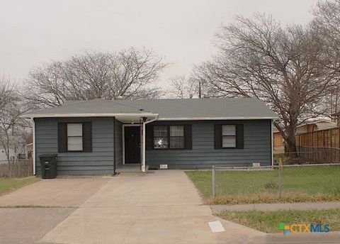 Photo of 409 Short Avenue, Killeen, TX 76541 (MLS # 604883)